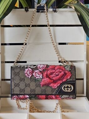 Gucci Vintage GG Monogram Wallet w/Crossbody Chain & Patches added